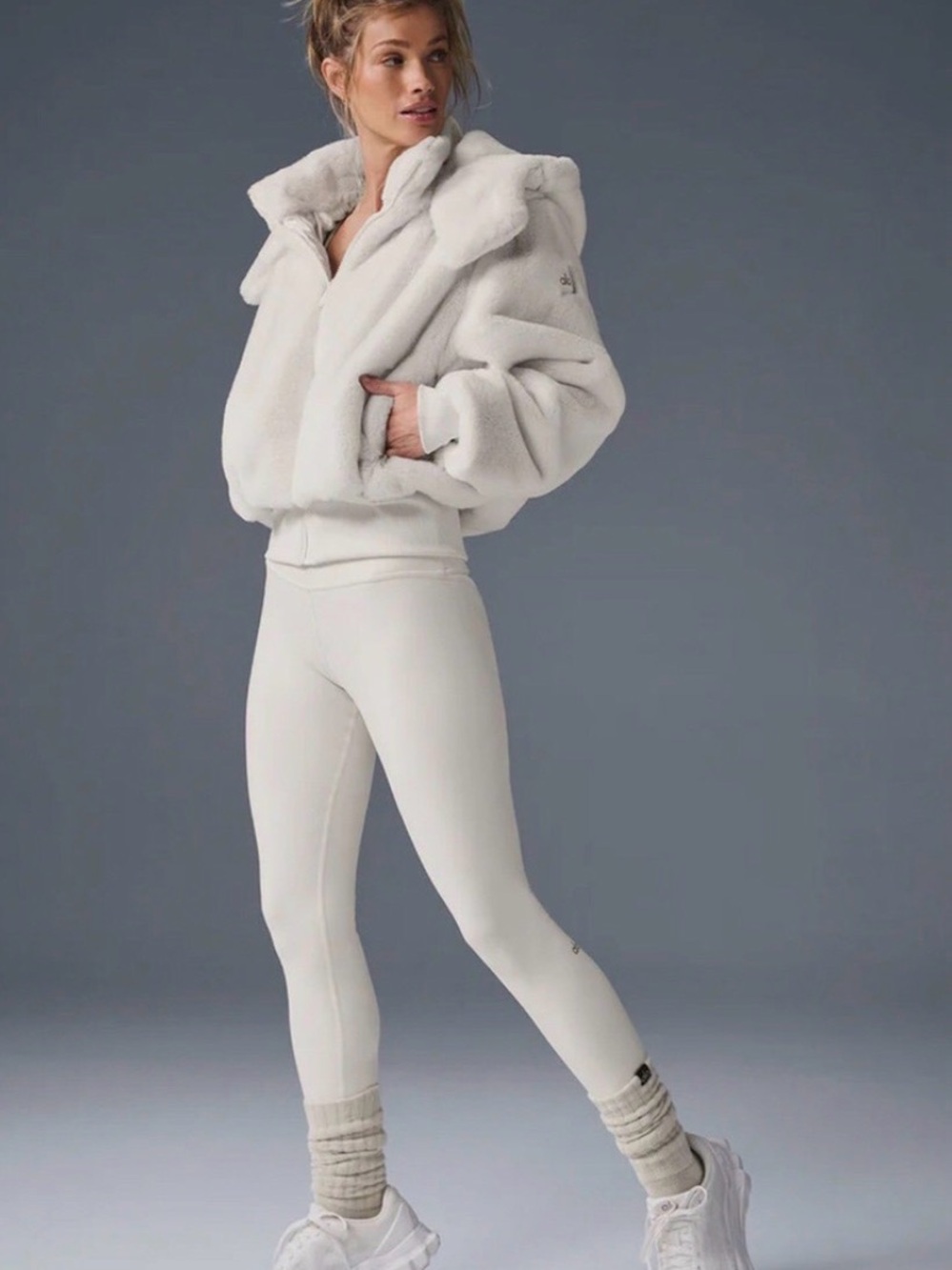 ALO Women’s Small Plush Hooded soft Jacket in Light Cream
